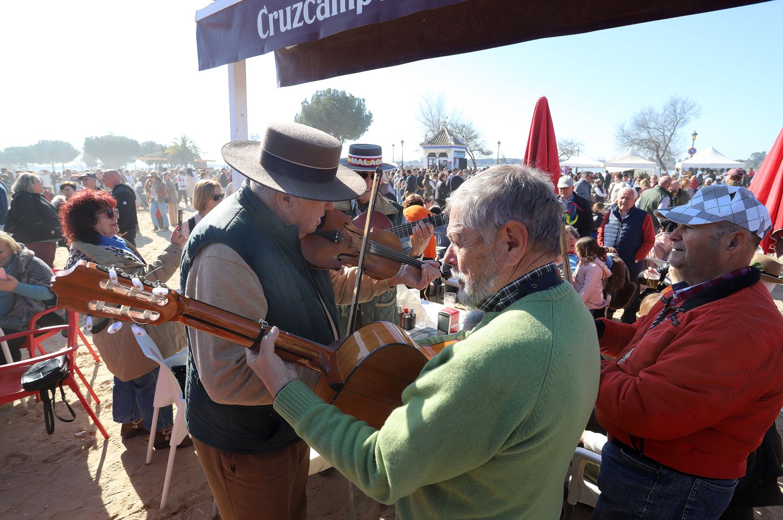 Imágenes del ambiente en la aldea del Rocío para celebrar la Candelaria