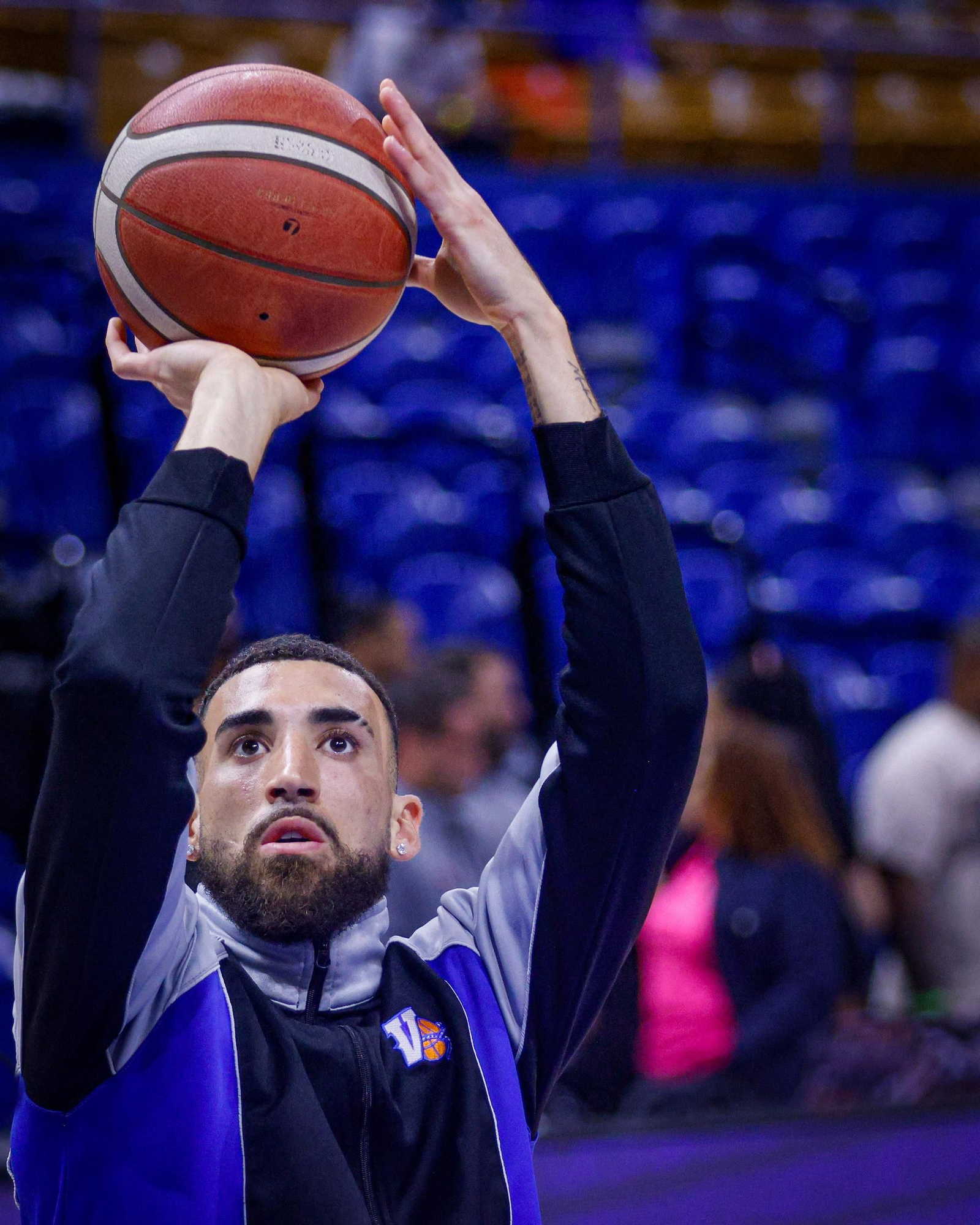 Show de Chris Duarte: 33 puntos y su equipo, a una victoria de la final