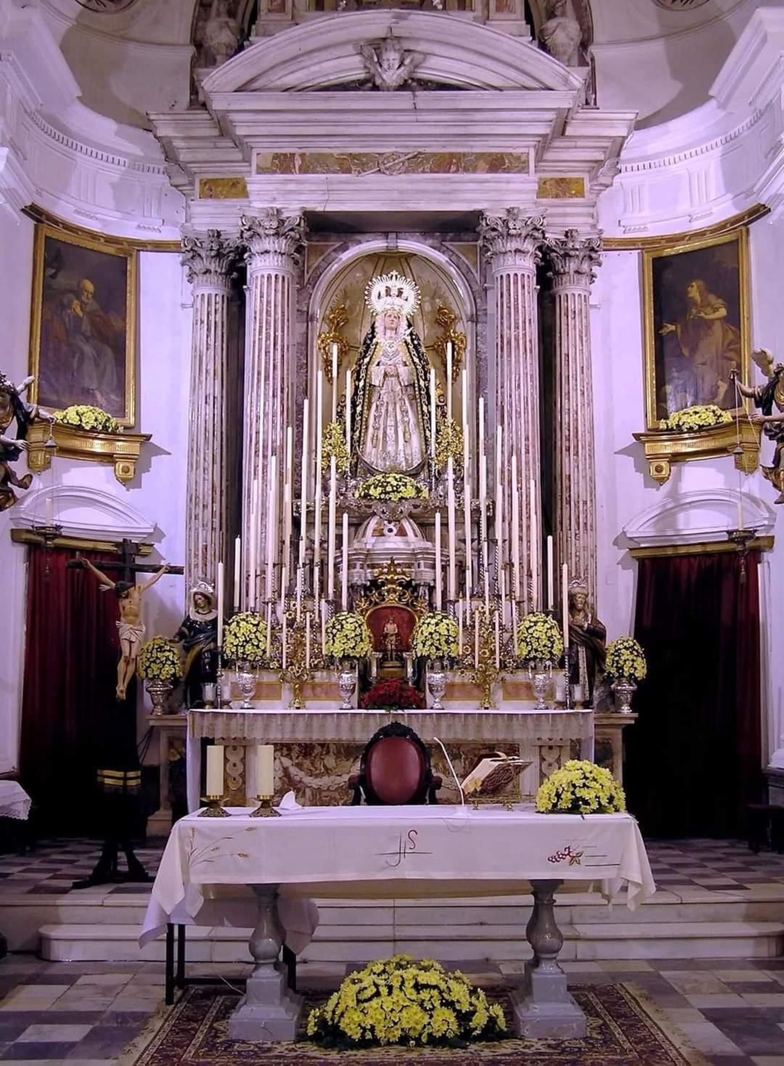 Altar de cultos de la Virgen de las Angustias de Ecce-Homo