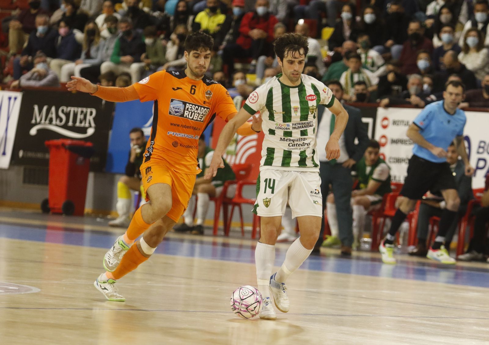 Las imágenes de la victoria del Córdoba Futsal ante el Burela