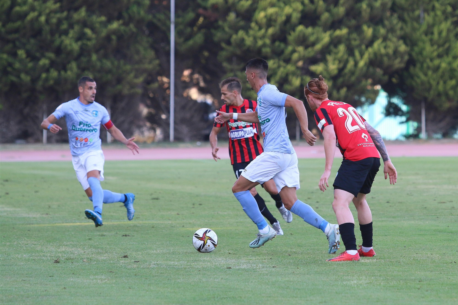 Fotogalería del derbi en Santo Domingo