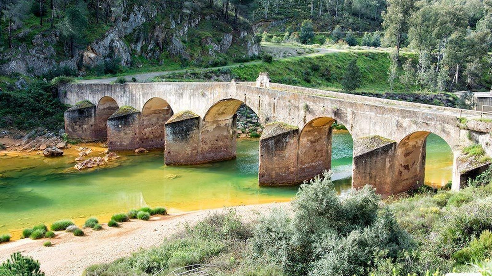 Puente sobre el Río Odiel en Sotiel Coronada