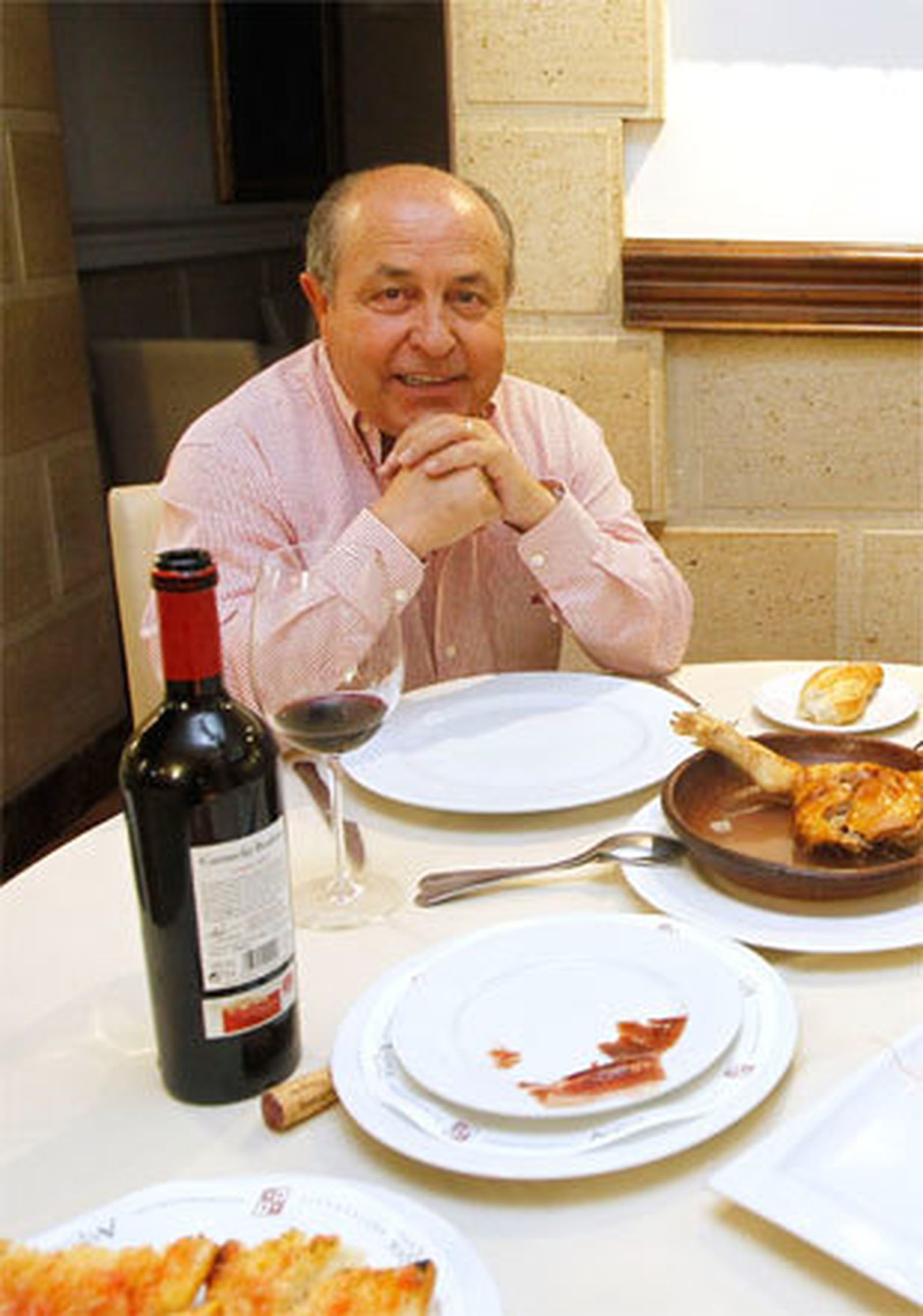 Las 'enseñanzas' del alcalde: "Las mujeres, cuanto más desnudas, más elegantes"