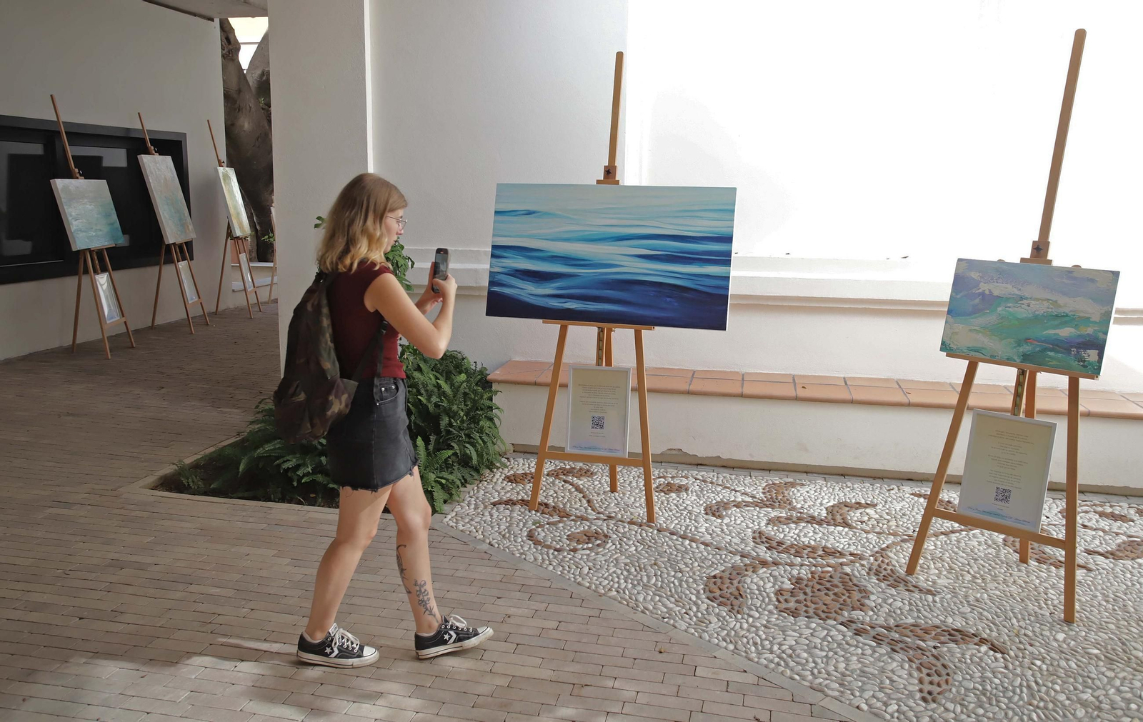 Fotos de la exposición 'Mar y poesía: una sinergia sensorial' en Algeciras