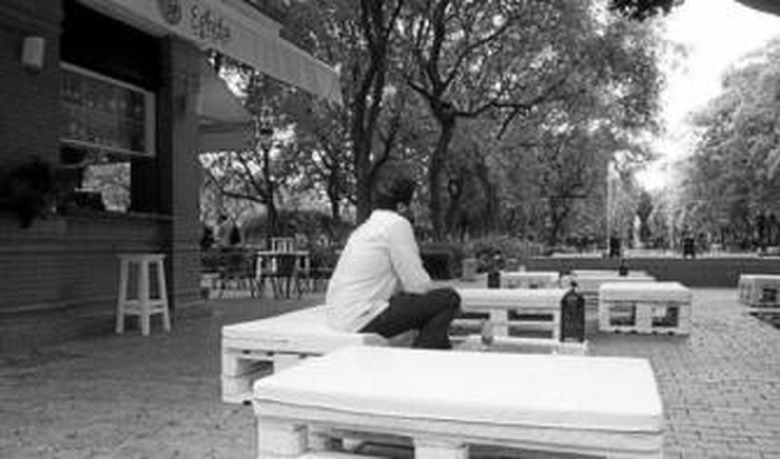 La decoración de la terraza está inspirada en el entorno de los jardines.