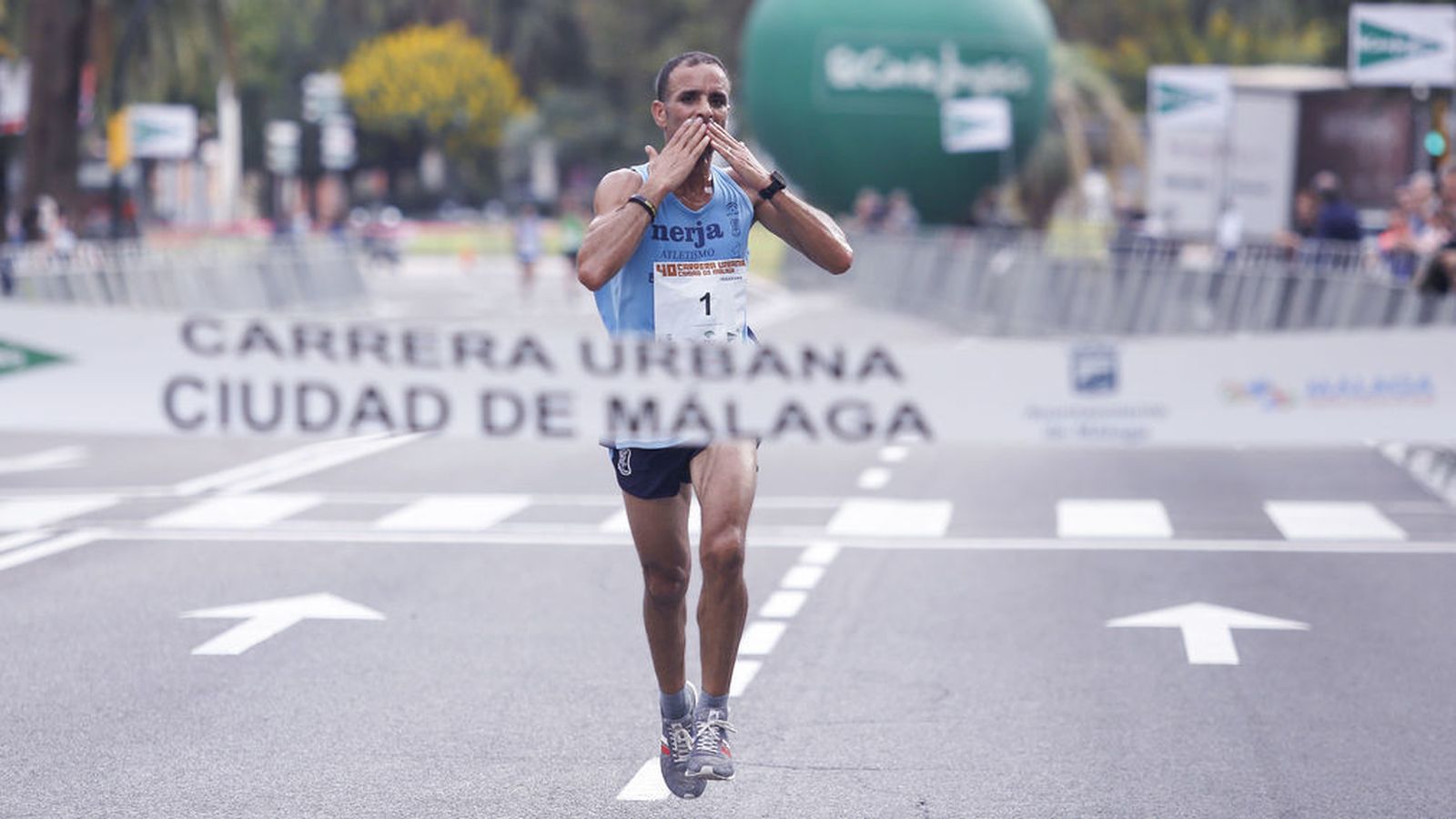El Mouaziz, en su entrada en la meta.