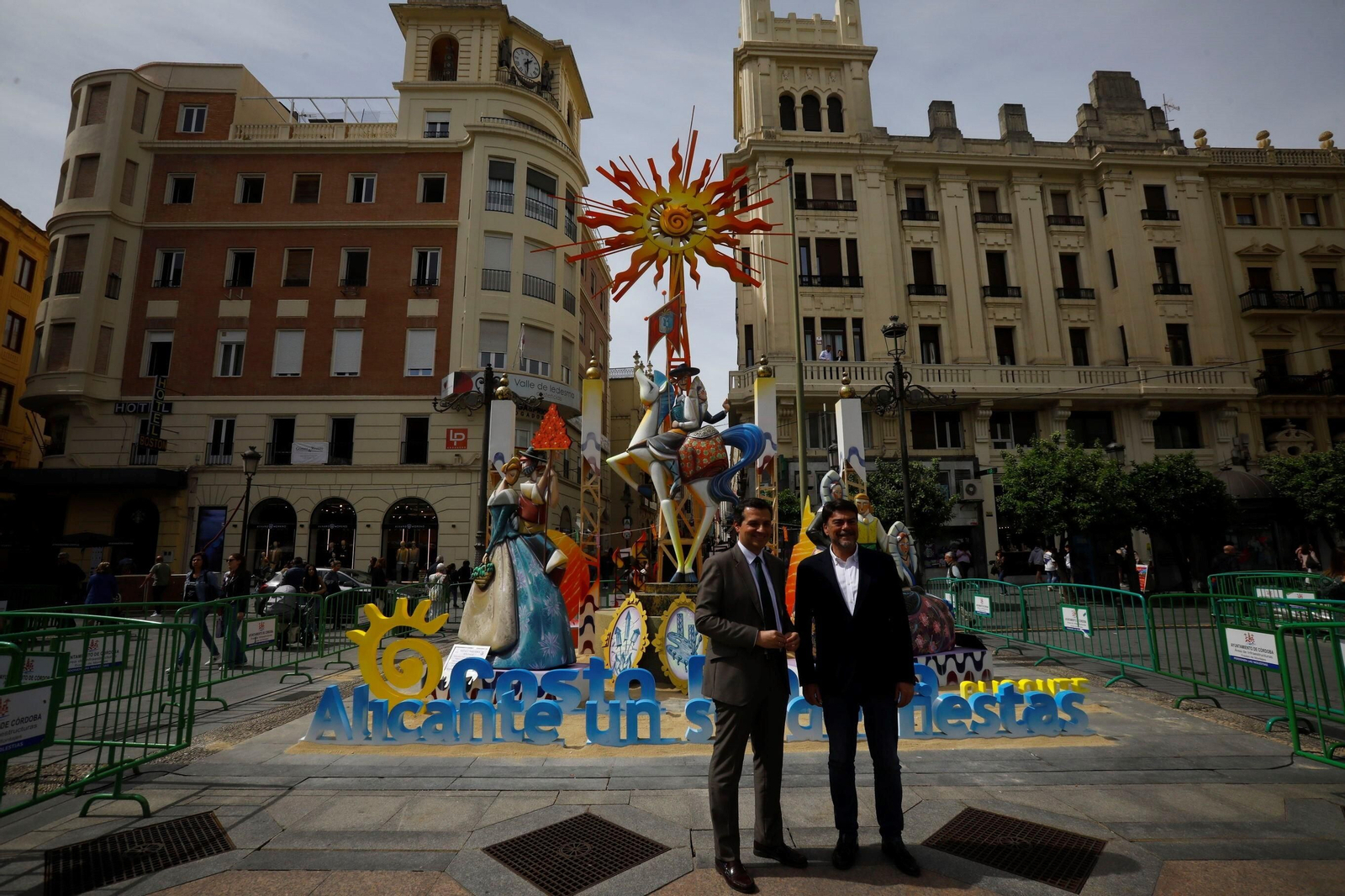 La Fiesta de las Fogueres de Sant Joan de Alicante en Córdoba, en imágenes
