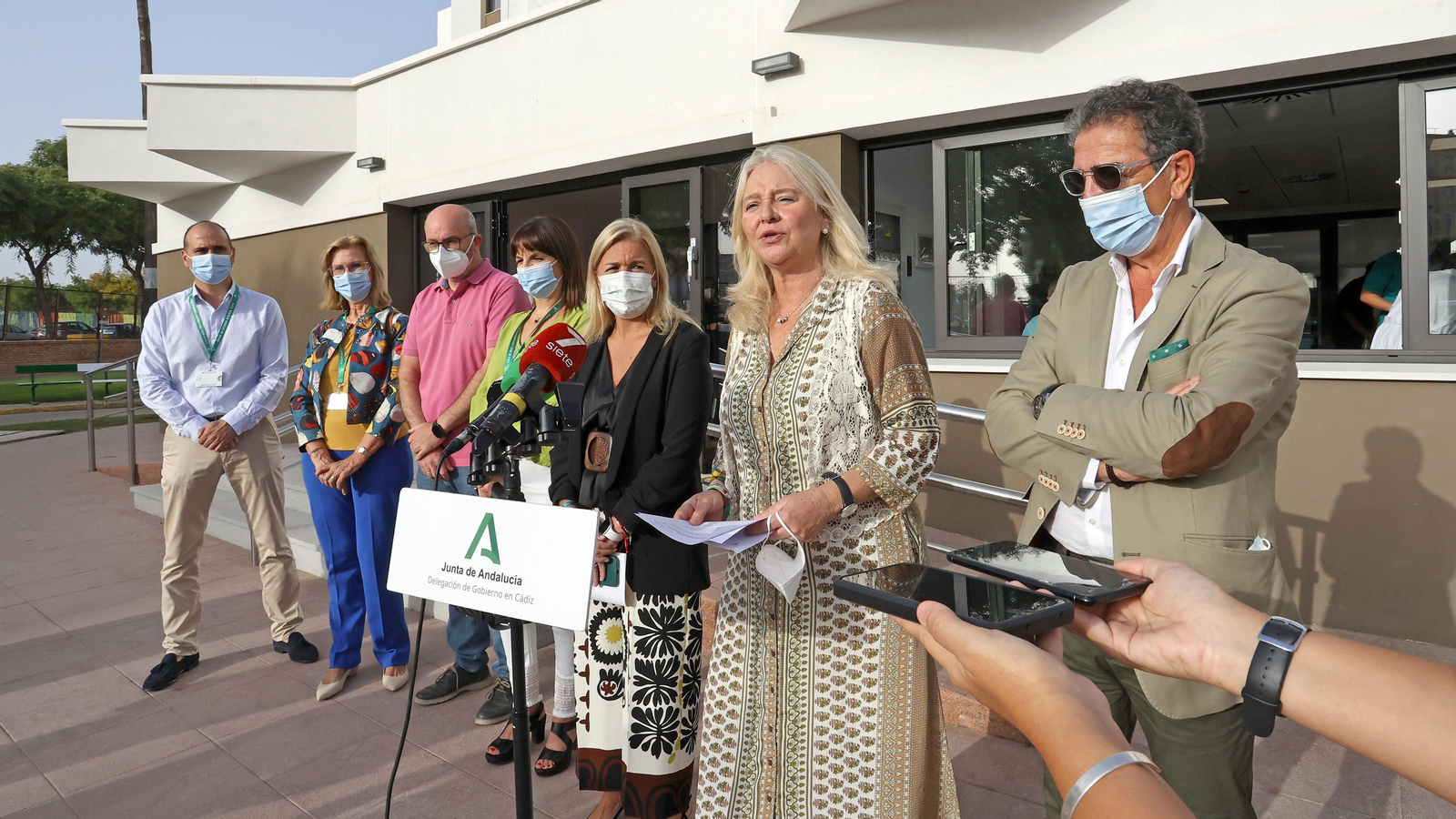 Vacunación conjunta de gripe y covid en la Residencia de ancianos de la Granja