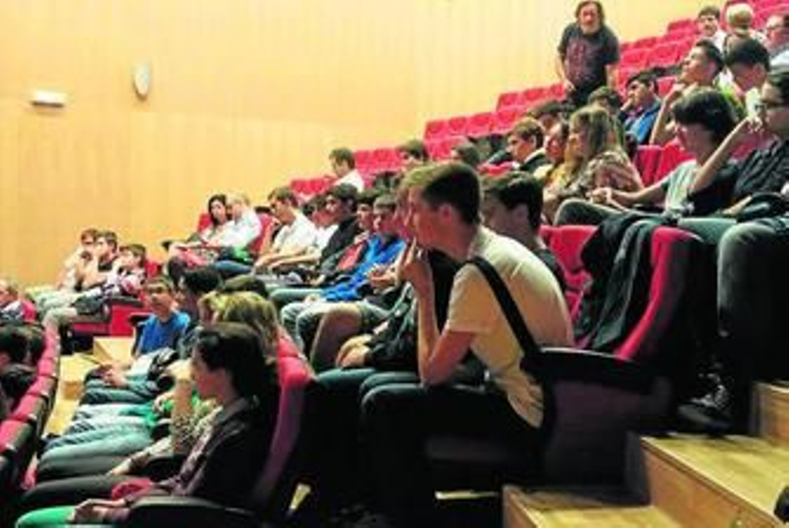 Alumnos del proyecto en el Centro de Visitantes de Calar Alto, en Gérgal.