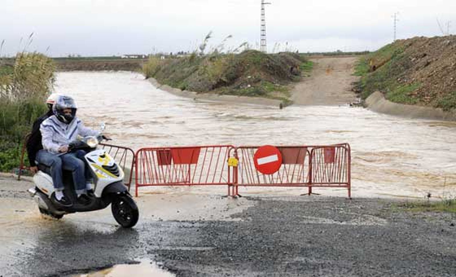 Comienza el 2010 cargado de agua