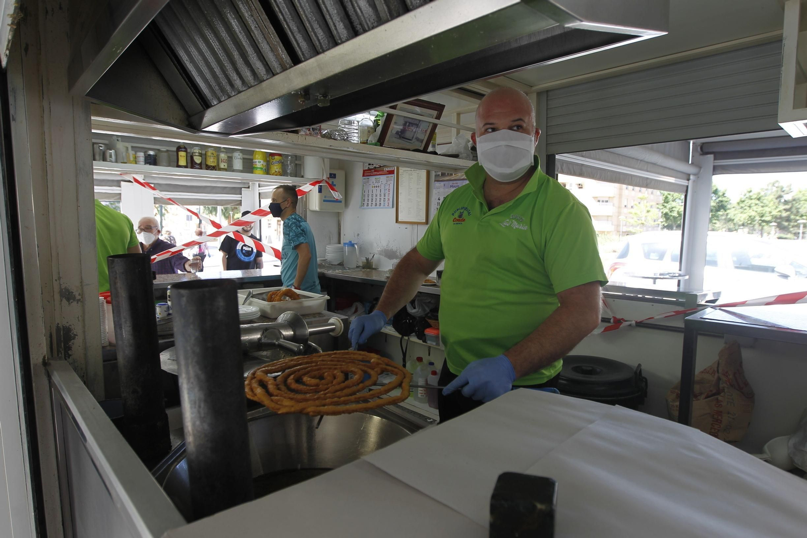Primer día de apertura de la hostelería en Almería. Coronavirus-COVID-19