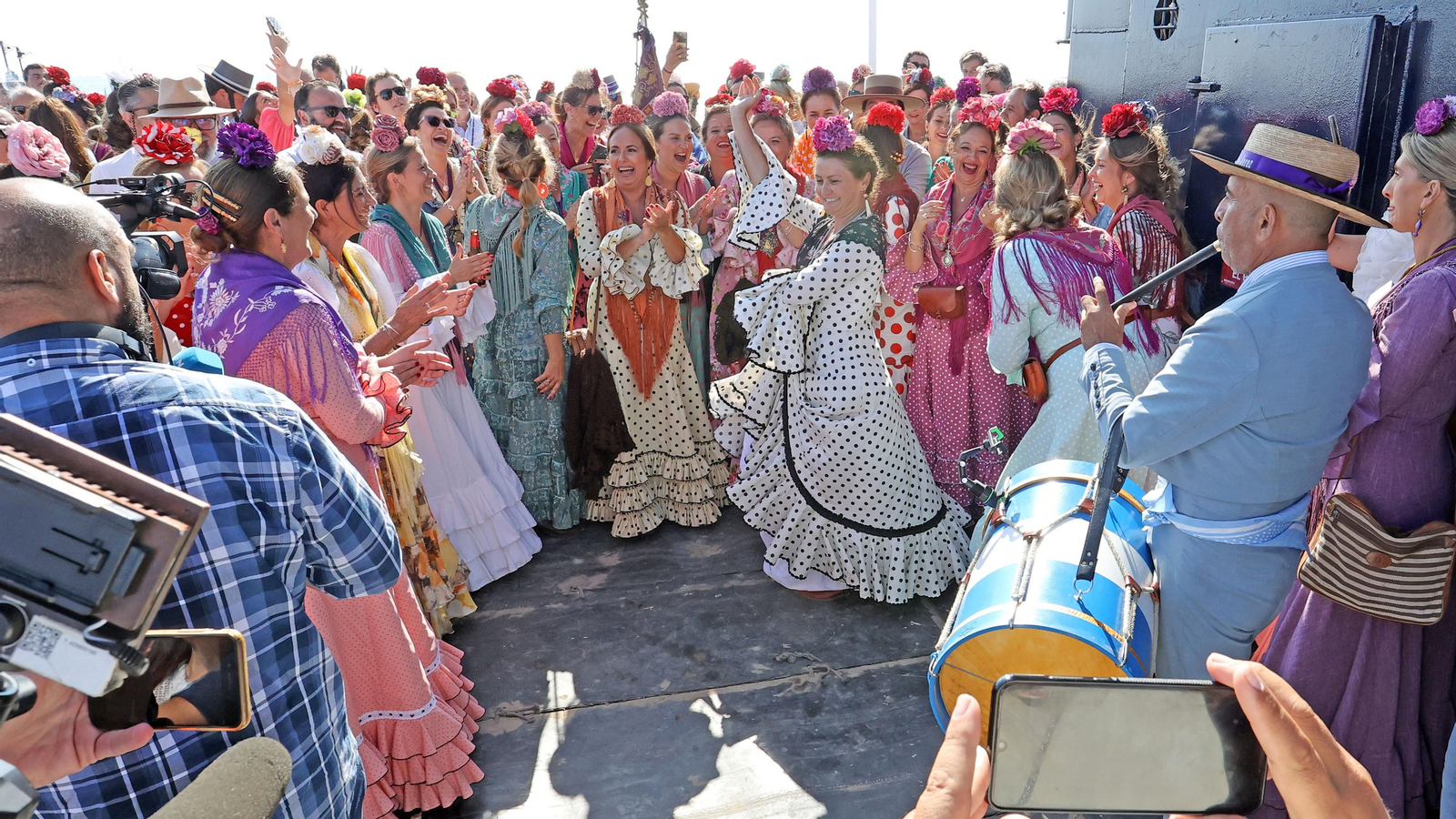 Embarque de la Hermandad de Jerez en Bajo de Guía Embarque de la Hermandad de Jerez en Bajo de Guía