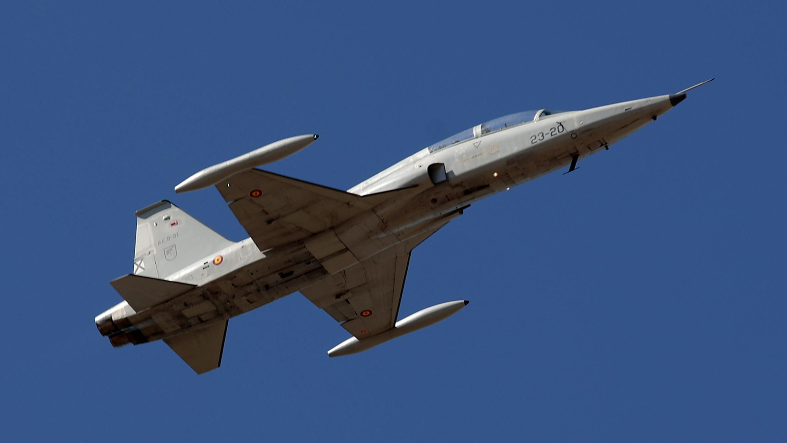 Imágenes de la exhibición aérea en Tablada con motivo de su centenario