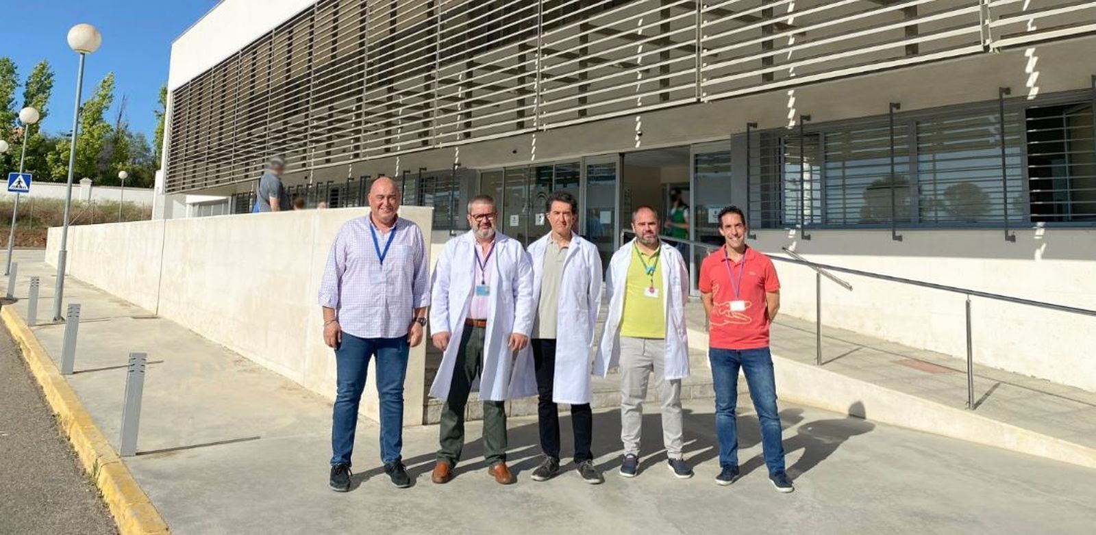 Los responsables sanitarios, en el Hospital de Montilla.