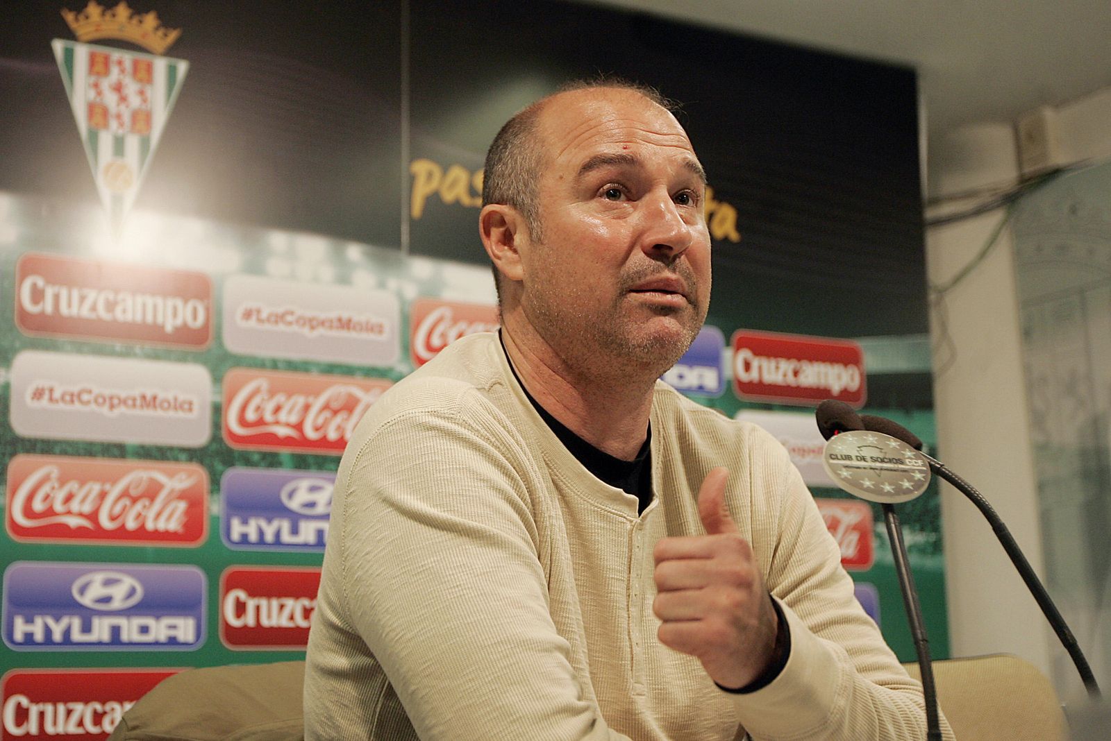 Rafa Berges, en una rueda de prensa en su anterior etapa en el Córdoba.