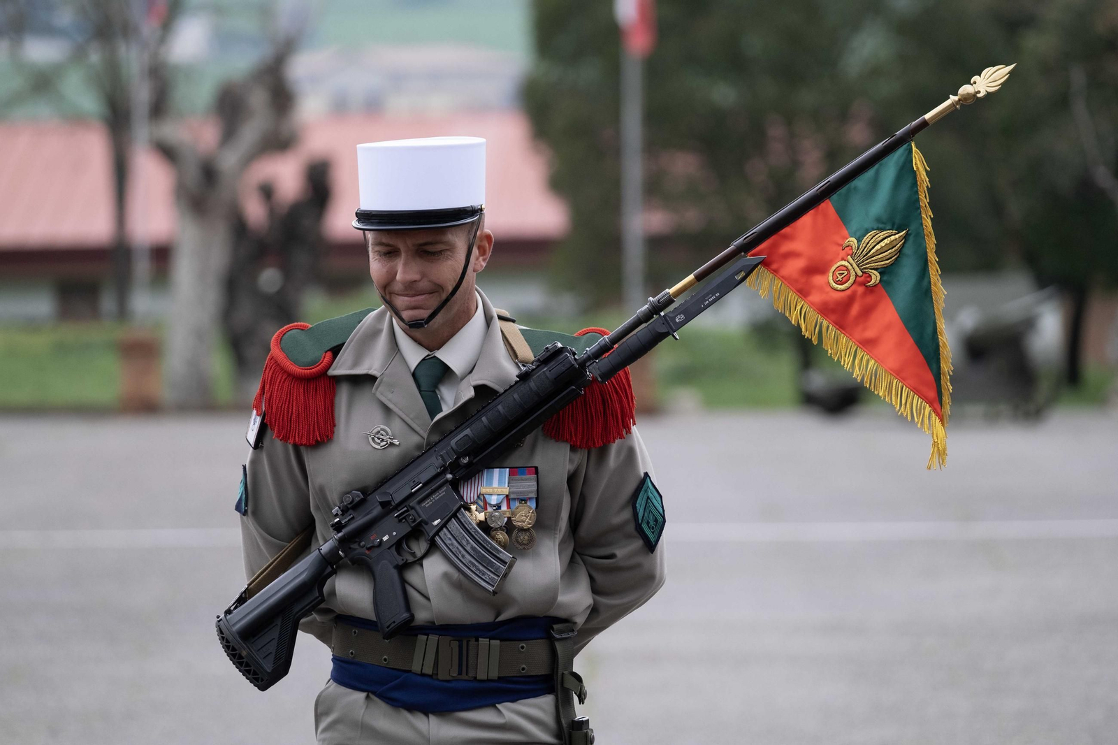 Entrega del 'Képi blanc' a los nuevos efectivos de la Legión Extranjera francesa en Ronda, en imágenes