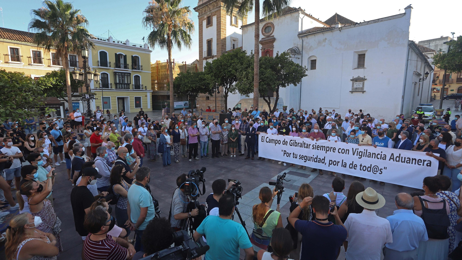 Fotos de la concentración en homenaje a José Luis Domínguez Iborra en Algeciras