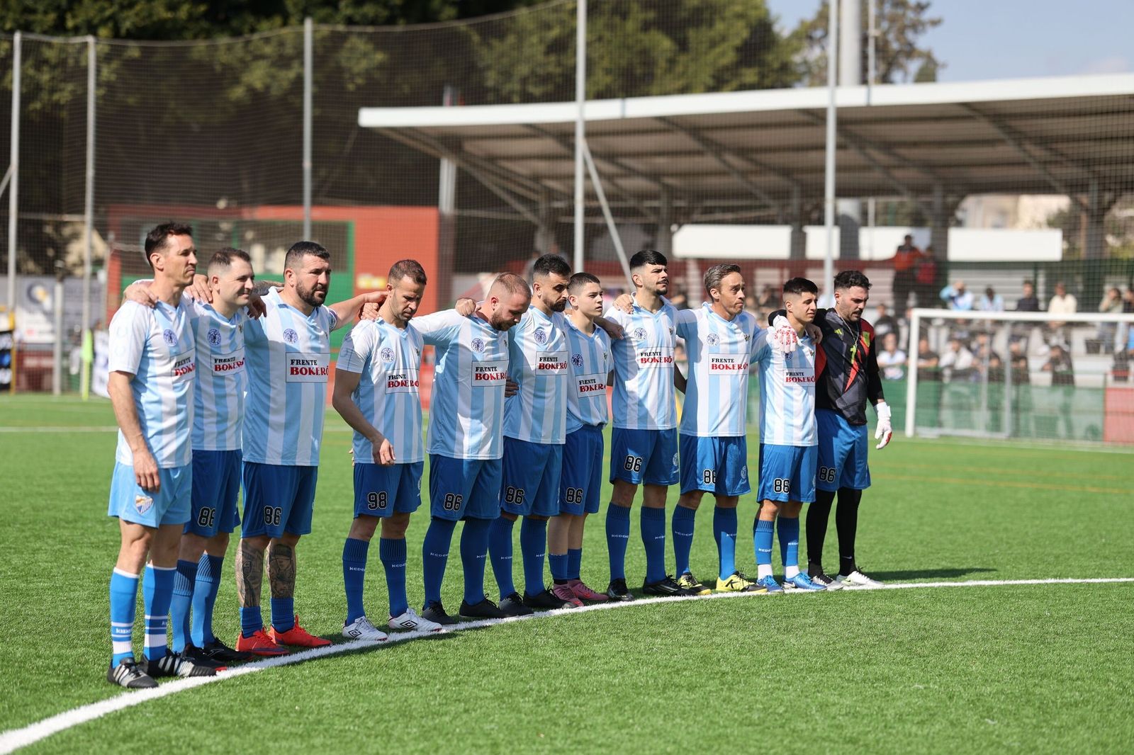 Leyendas del Málaga CF se reúnen en el césped