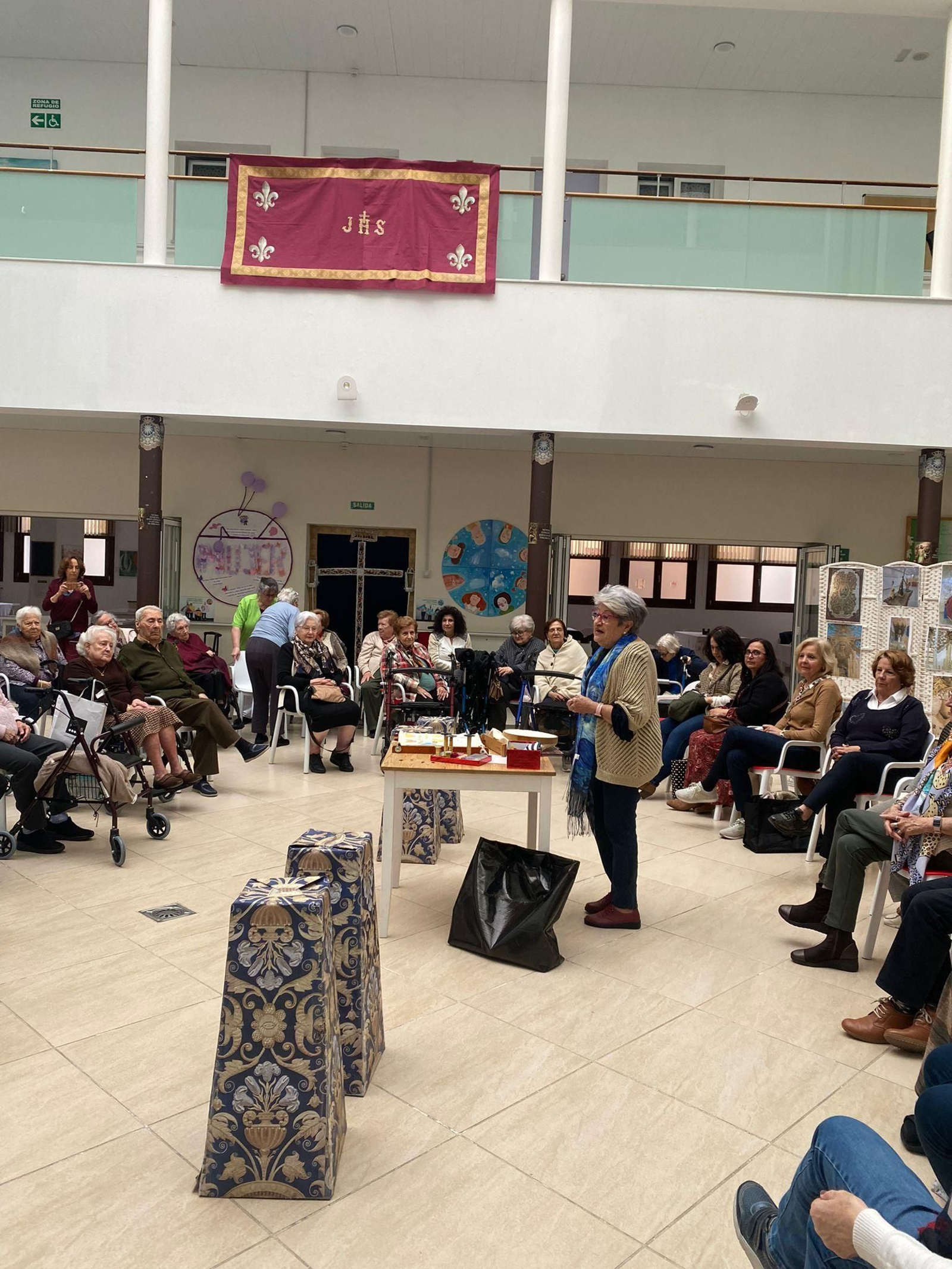 Fotos de las actividades de Cuaresma en el centro de mayores de Asansull de La Línea