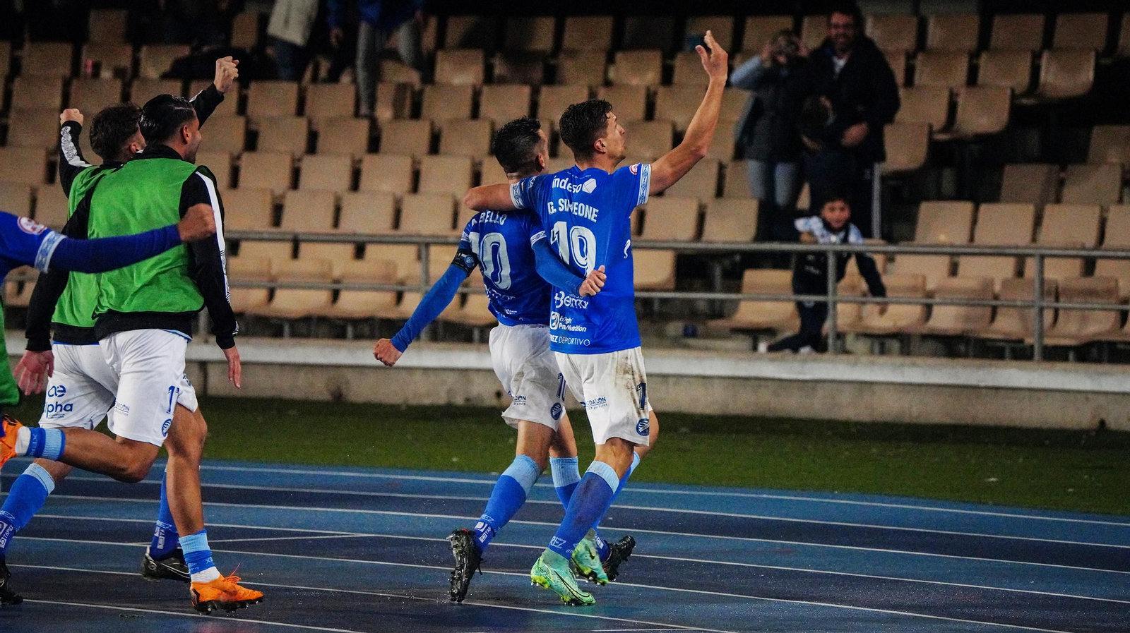 Victoria del Xerez DFC ante el Vélez Cf (2-0)