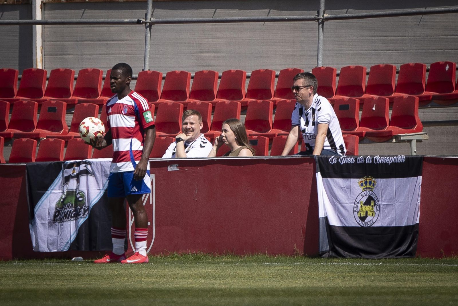 Las mejores imágenes del Recreativo Granada-Balompédica Linense