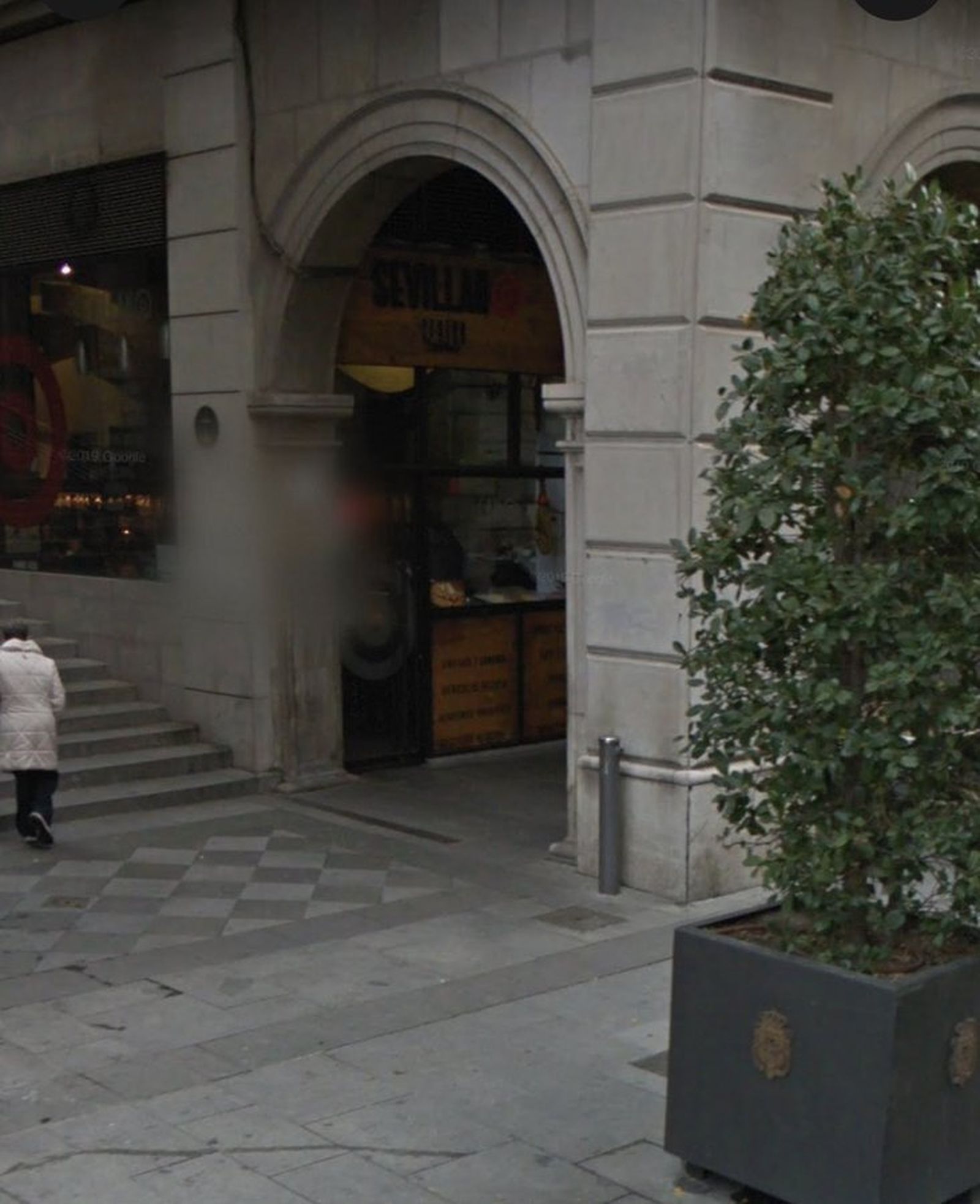 Dos negacionistas de la mascarilla, detenidos en Granada tras un altercado con agresión a un policía