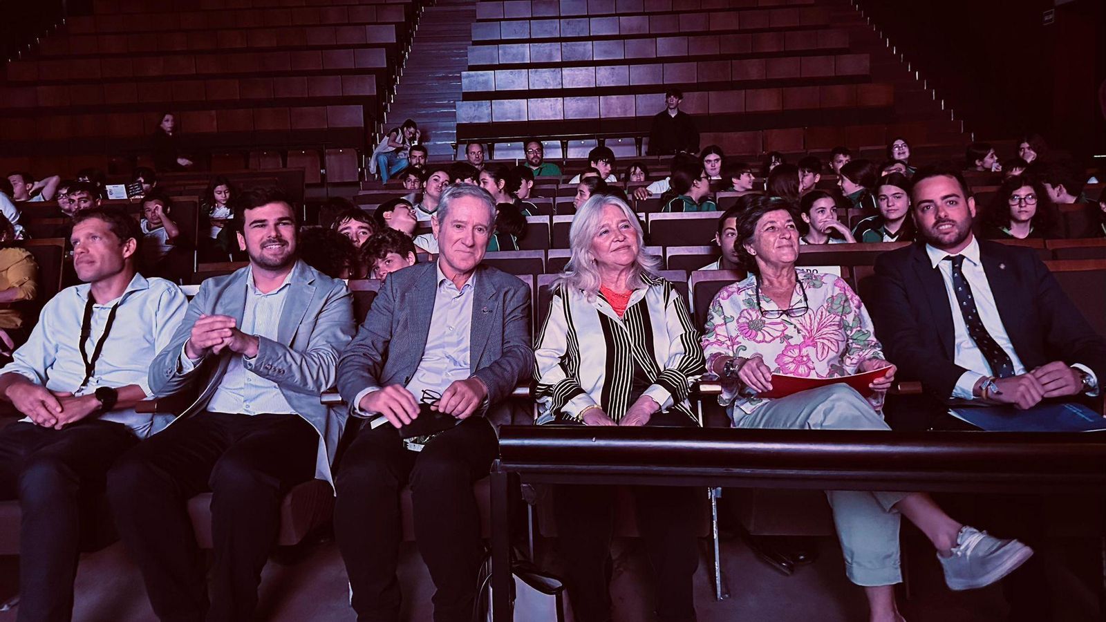Los asistentes se han dado cita en el teatro Municipal Pedro Muñoz Seca. Los asistentes se han dado cita en el teatro Municipal Pedro Muñoz Seca.