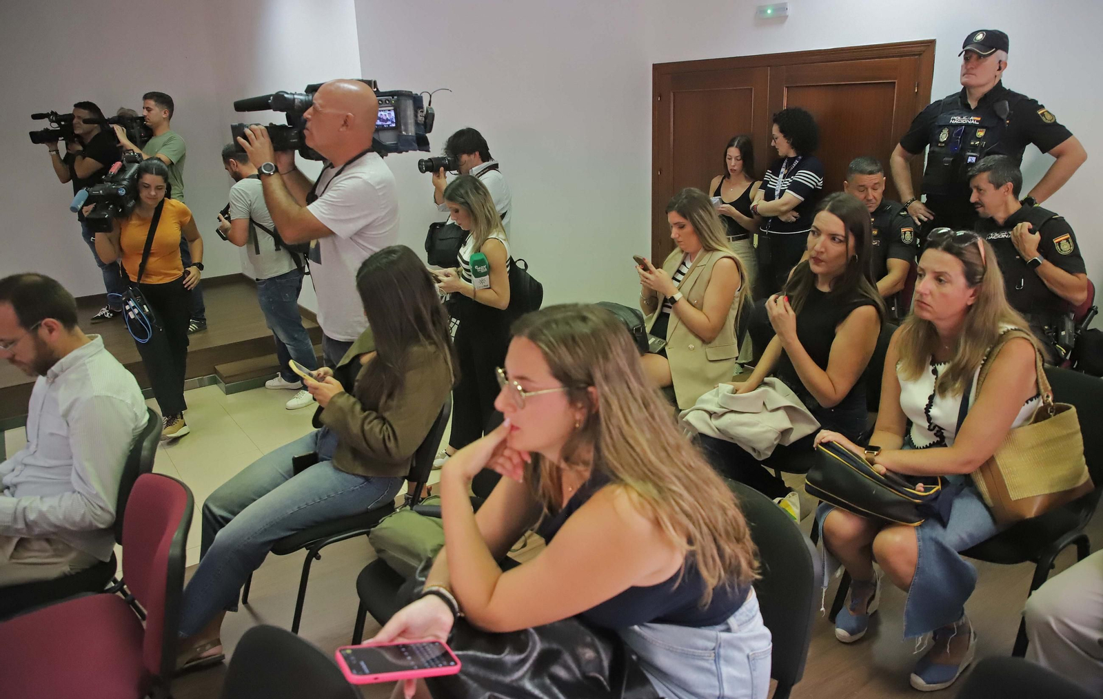 Fotos de la primera sesión del juicio por el naufragio del Rúa Mar en Algeciras