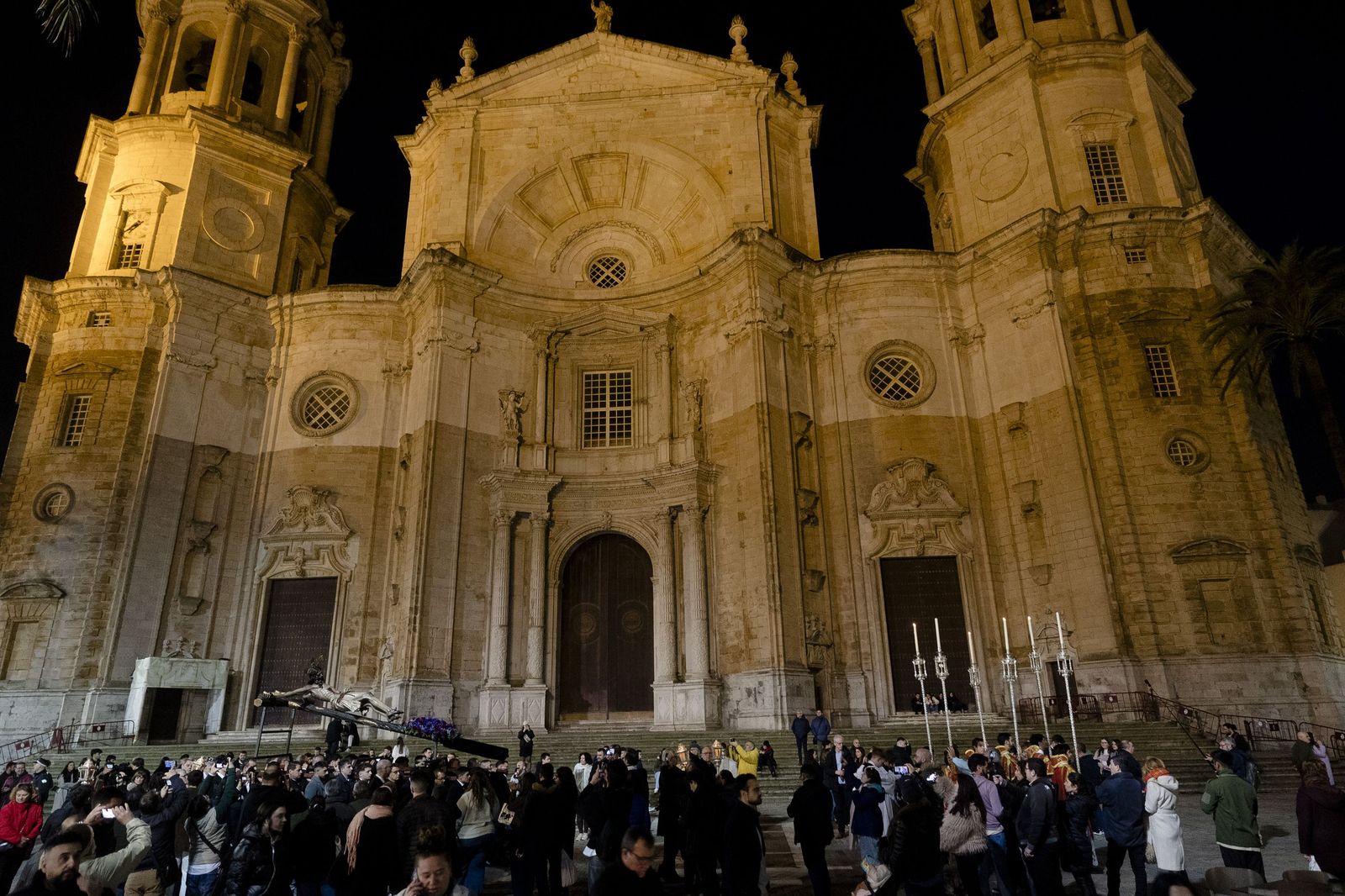 Las imágenes de los traslados de las cofradías de Santa Cruz