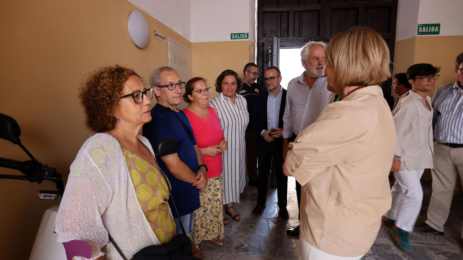 Visita a la rehabilitación de viviendas en calle Ramón de Cala en Jerez