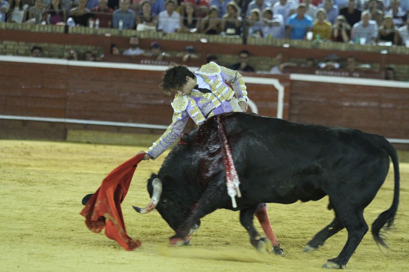 Imágenes de lidia de Roca Rey