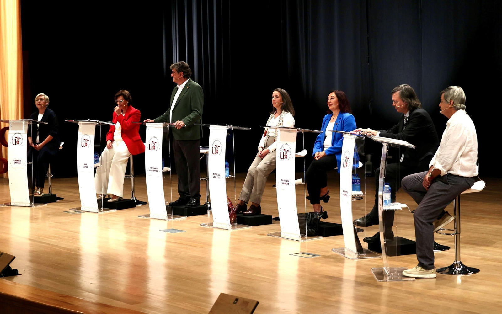 Carmen Vargas, Anal López, José Luis Gutiérrez, Ángeles Gallego, Pastora Moreno, Alfonso Castro y Felipe Rosa en el debate electoral de la US.