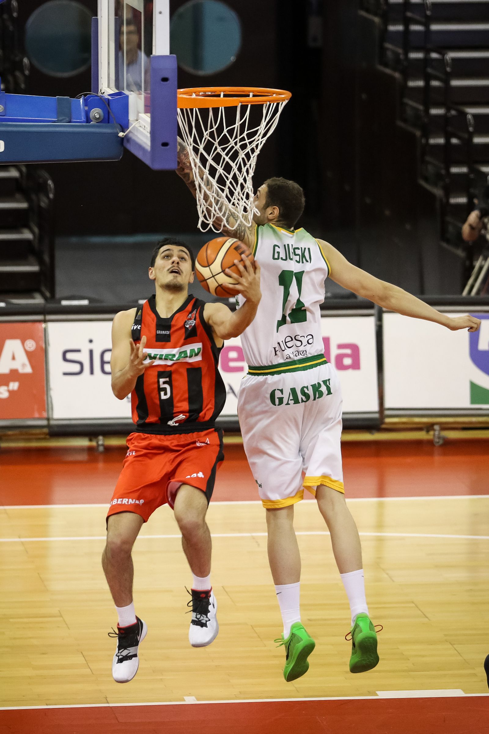 Ante el Huesca, el mejor partido de Corts en la 19/20