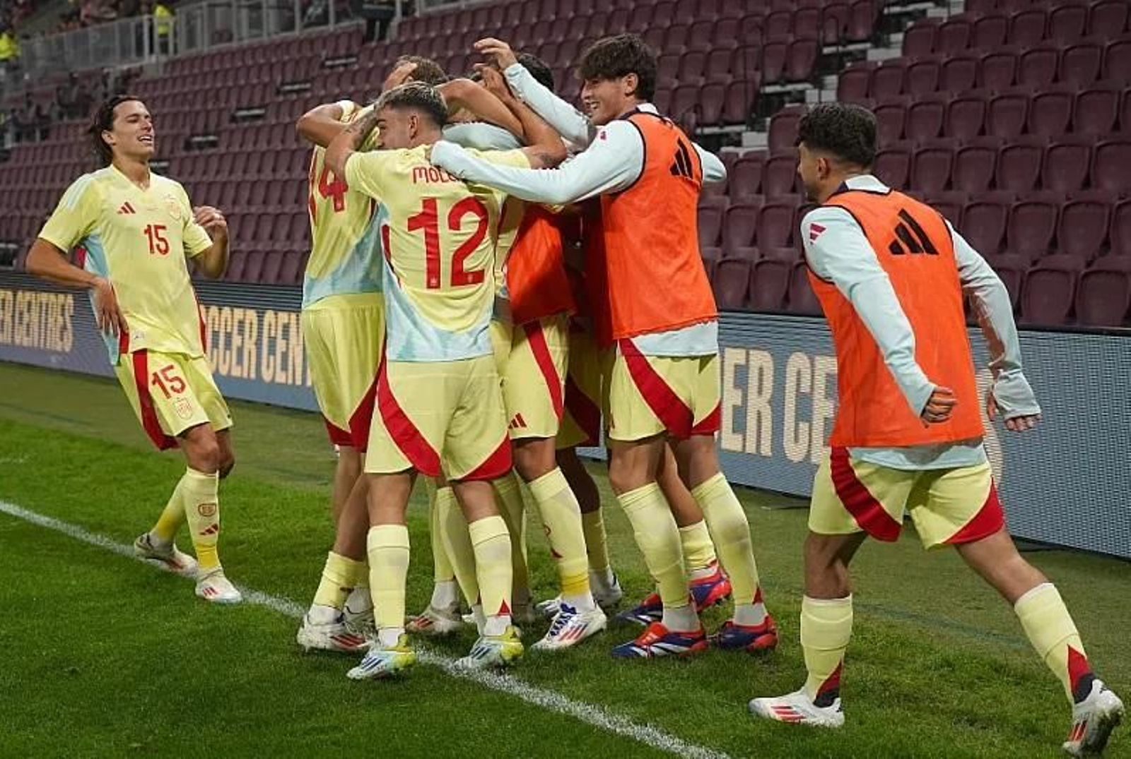 Dean Huijsen, goleador con España sub 21