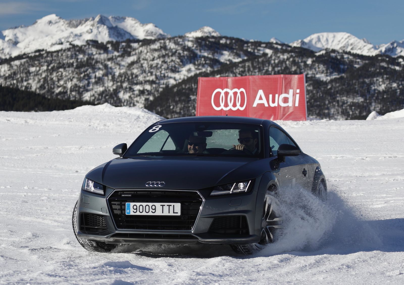 ¿Quieres aprender a conducir en nieve? Audi te enseña en Sierra Nevada