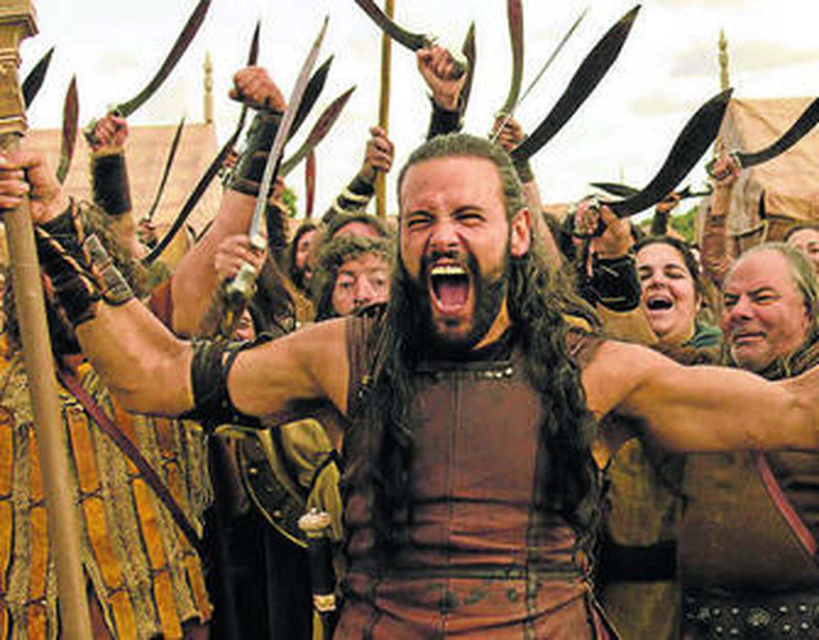 Roberto Enríquez como Viriato en una de las escenas finales.