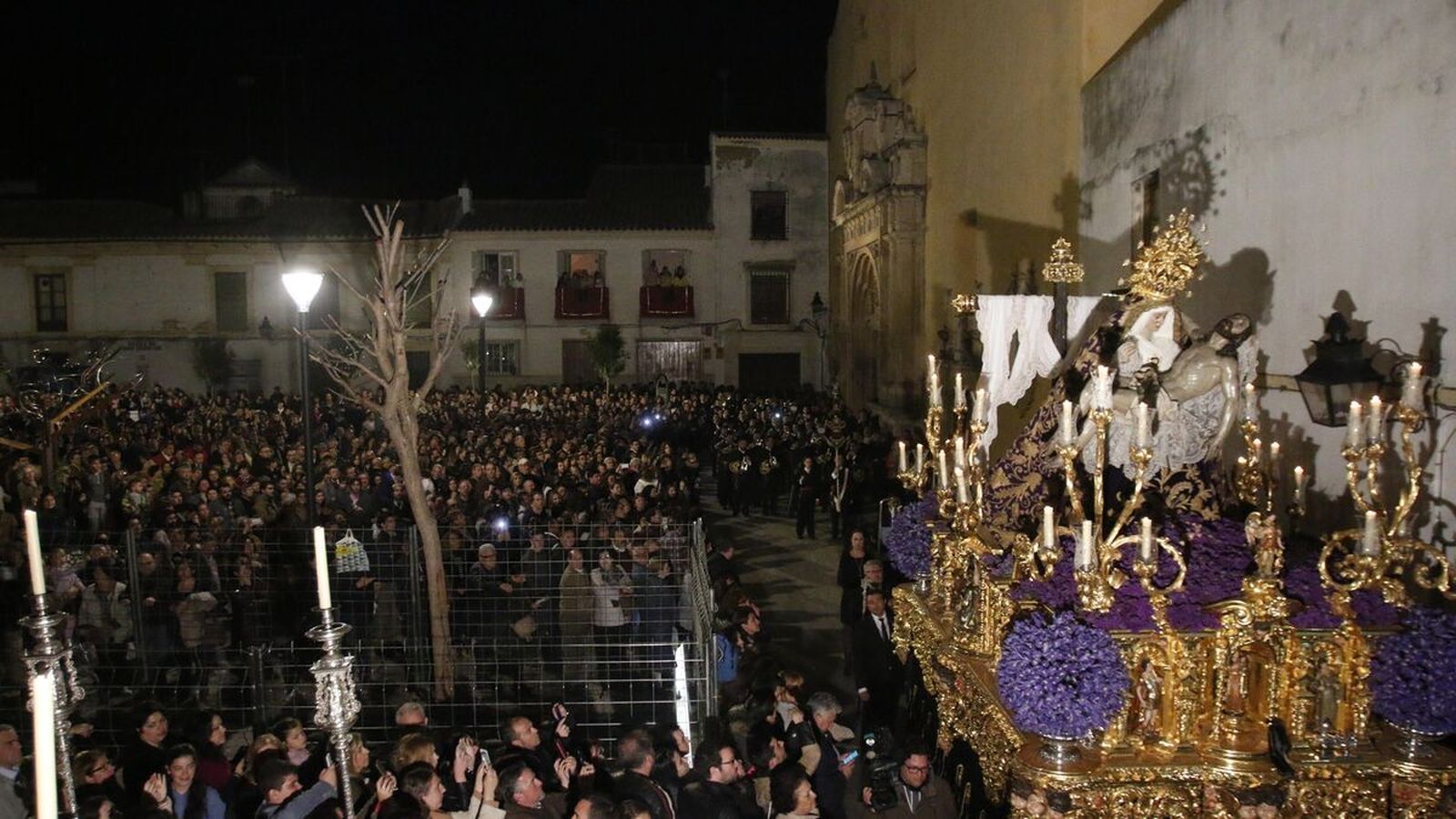 La Virgen de las Angustias, a su salida de San Agustín.