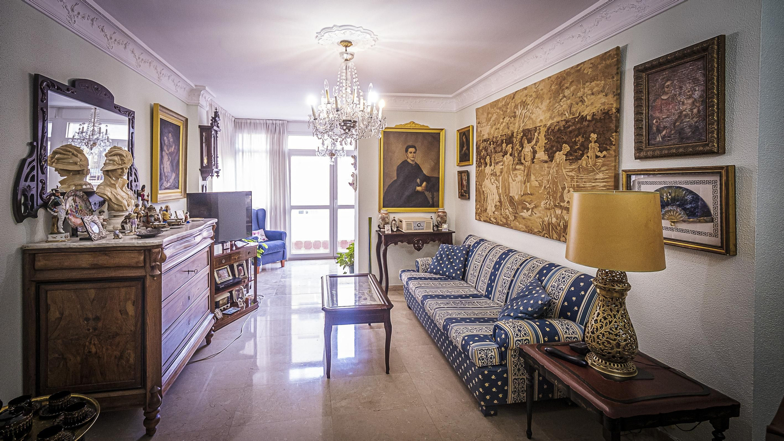 Interior de la casa: Calle Brasil