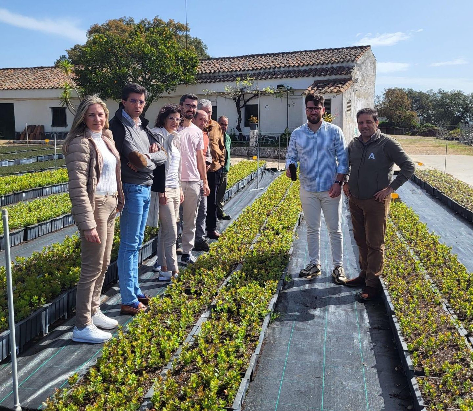 Pedro Yórquez durante su visita al vivero de Higuera de la Sierra.