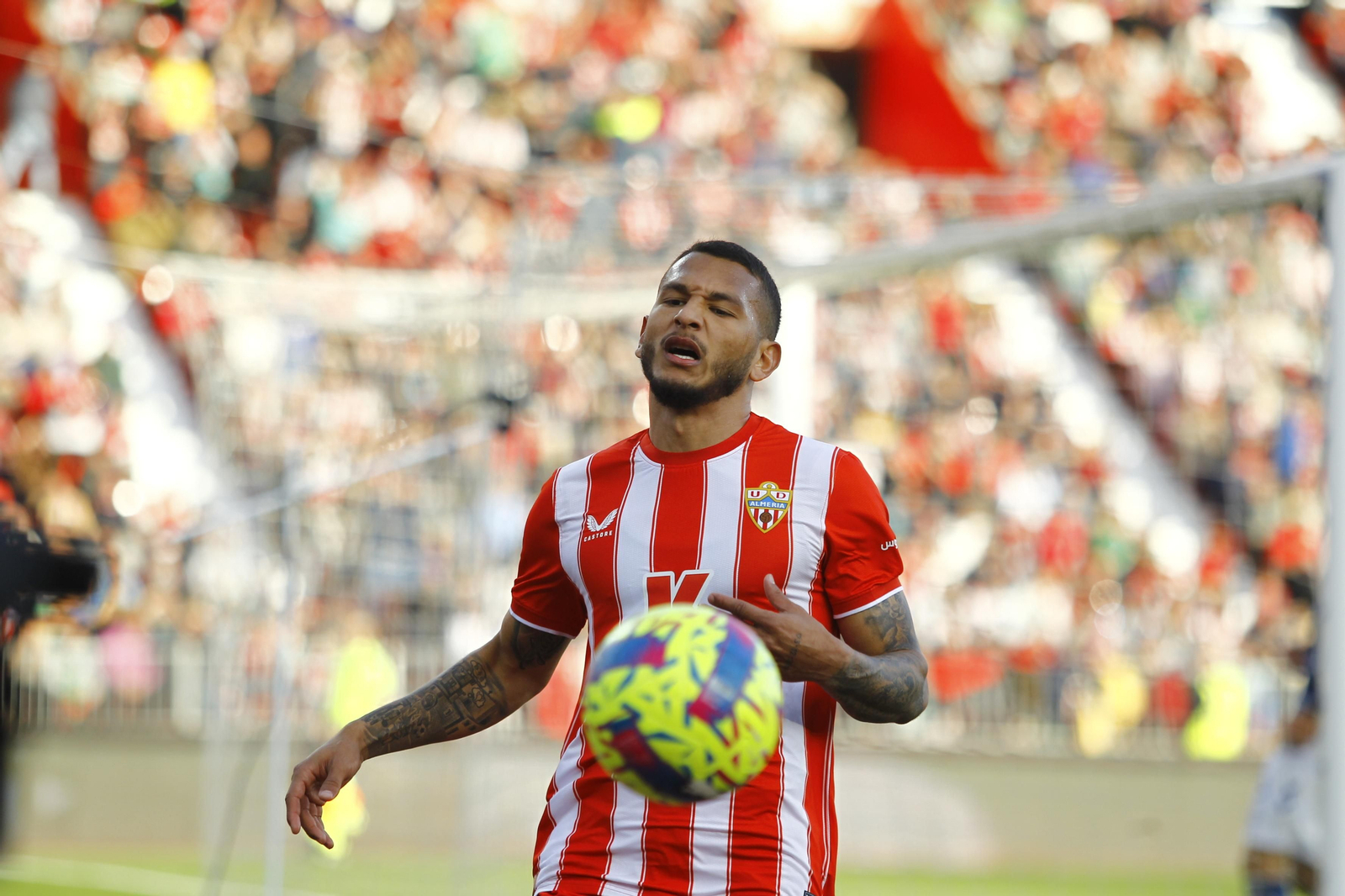 Imágenes del partido de fútbol U.D. Almería-Real Betis Balompié