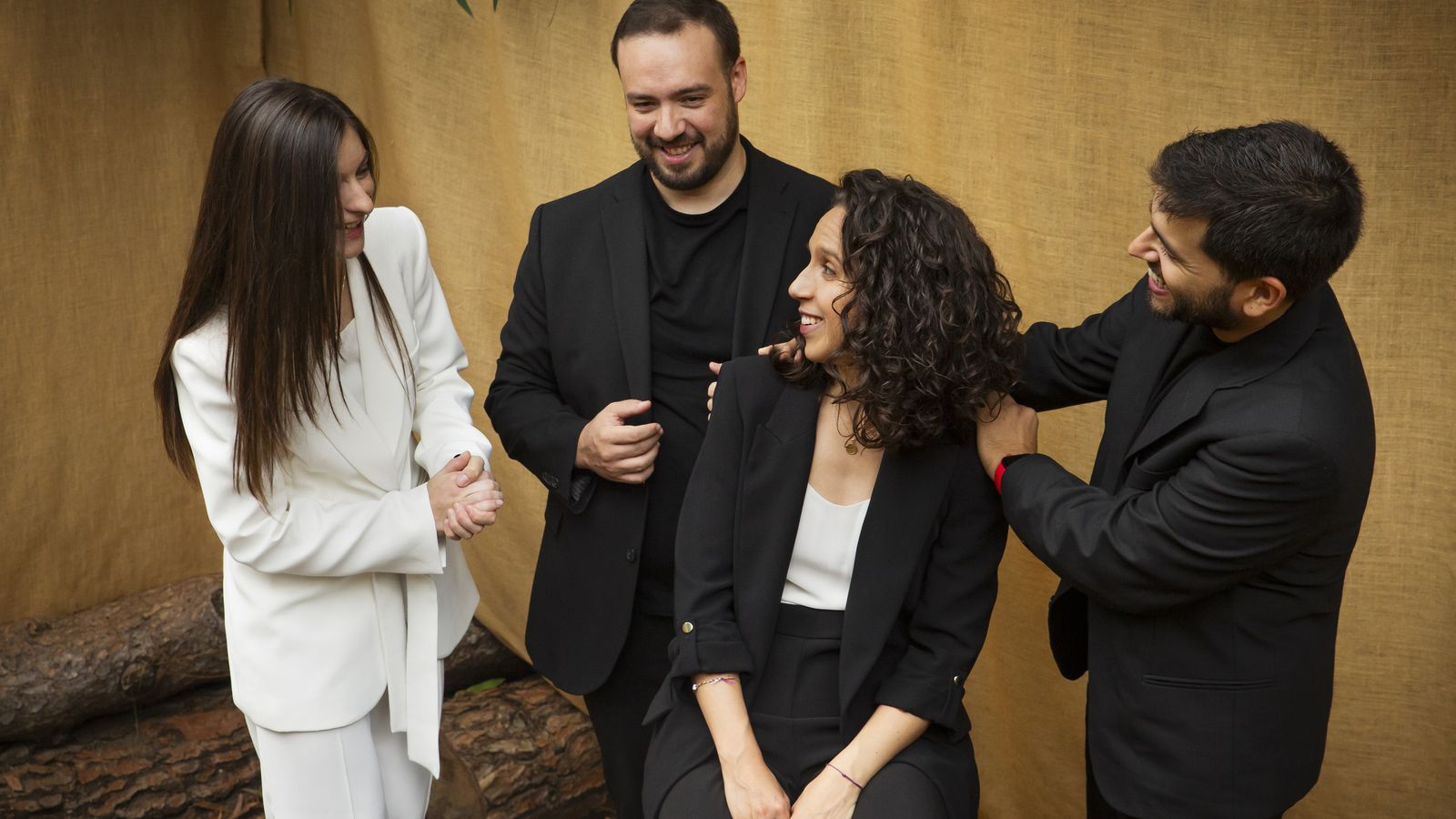 Otra imagen promocional del cuarteto Rhea