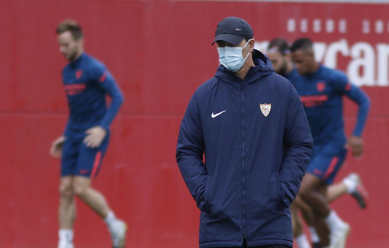 Lopetegui, en el entrenamiento del Sevilla de este viernes.