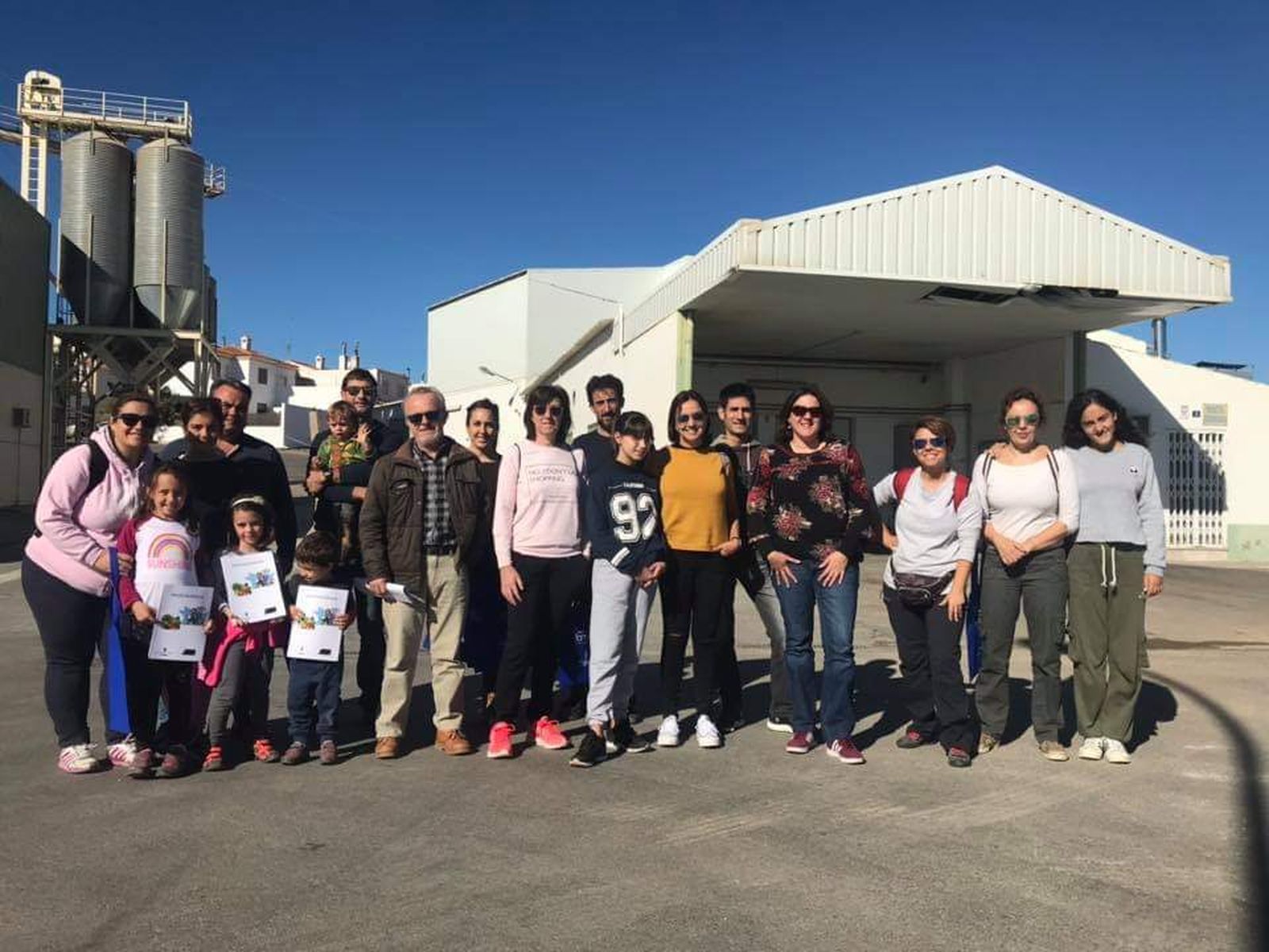 Familias participantes en una de las rutas programadas.