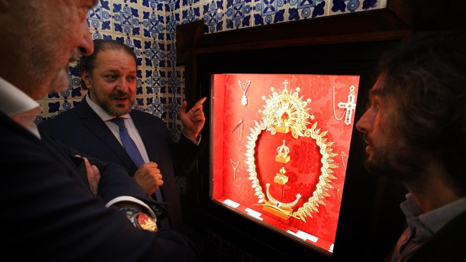 La Hermandad muestra su patrimonio en las salas del museo.