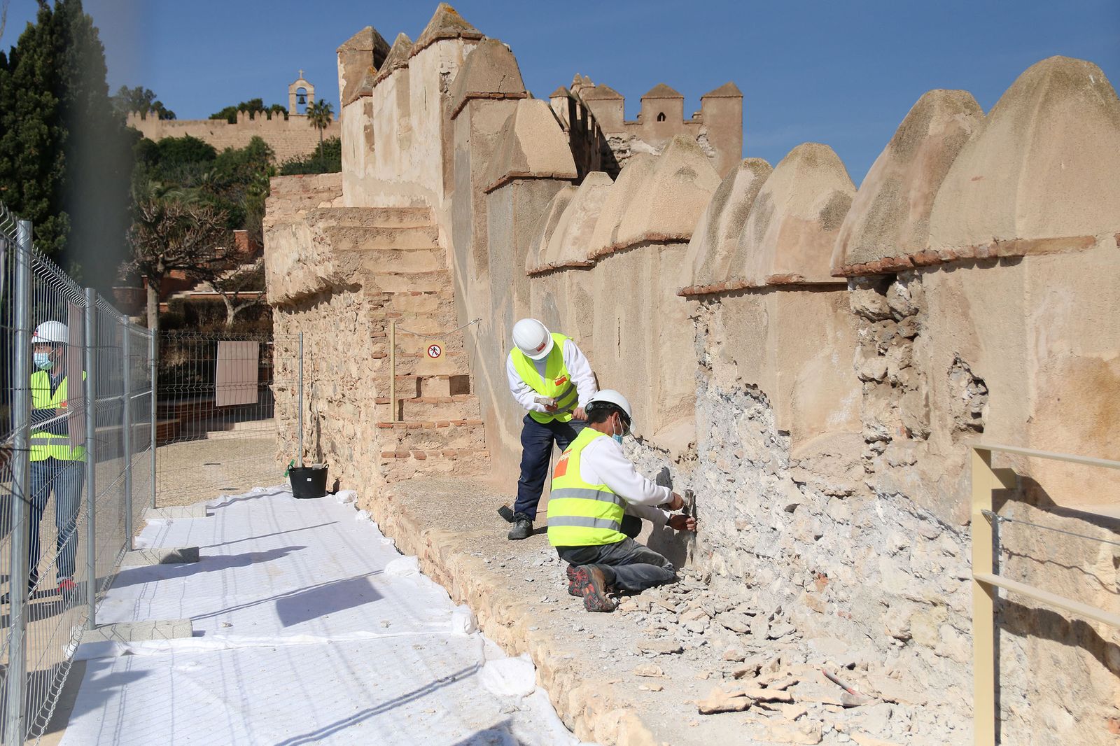 Fotogalería la consejera de Cultura visita las obras de rehabilitación de la Alcazaba de Almería