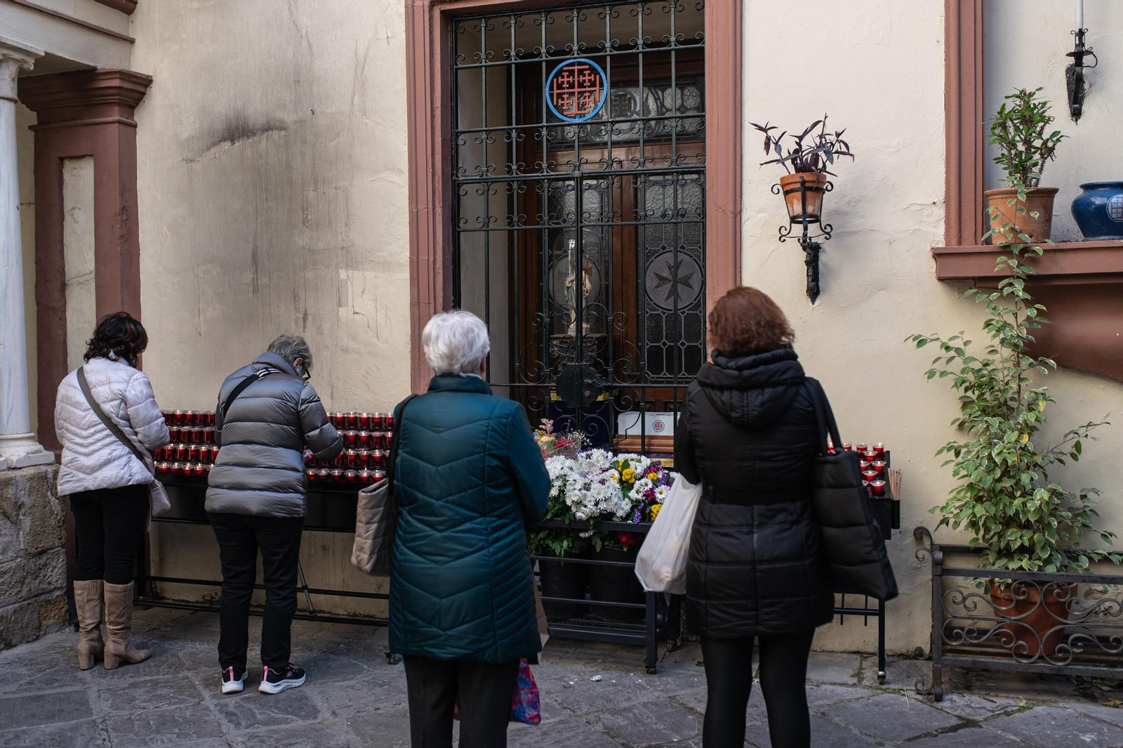 Sin plásticos y sin humo: Así son las velas de máxima seguridad alrededor de San Judas