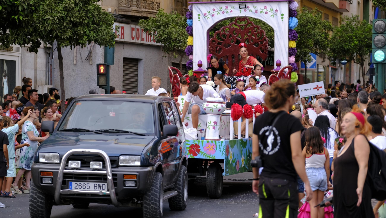 Las mejores imágenes de la Batalla de Flores de Almería