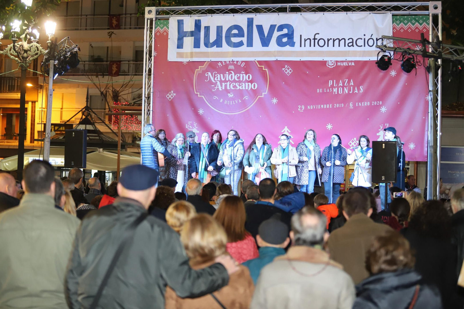 Imágenes del Cuentacuentos de Huelva Información con el alcalde Gabriel Cruz