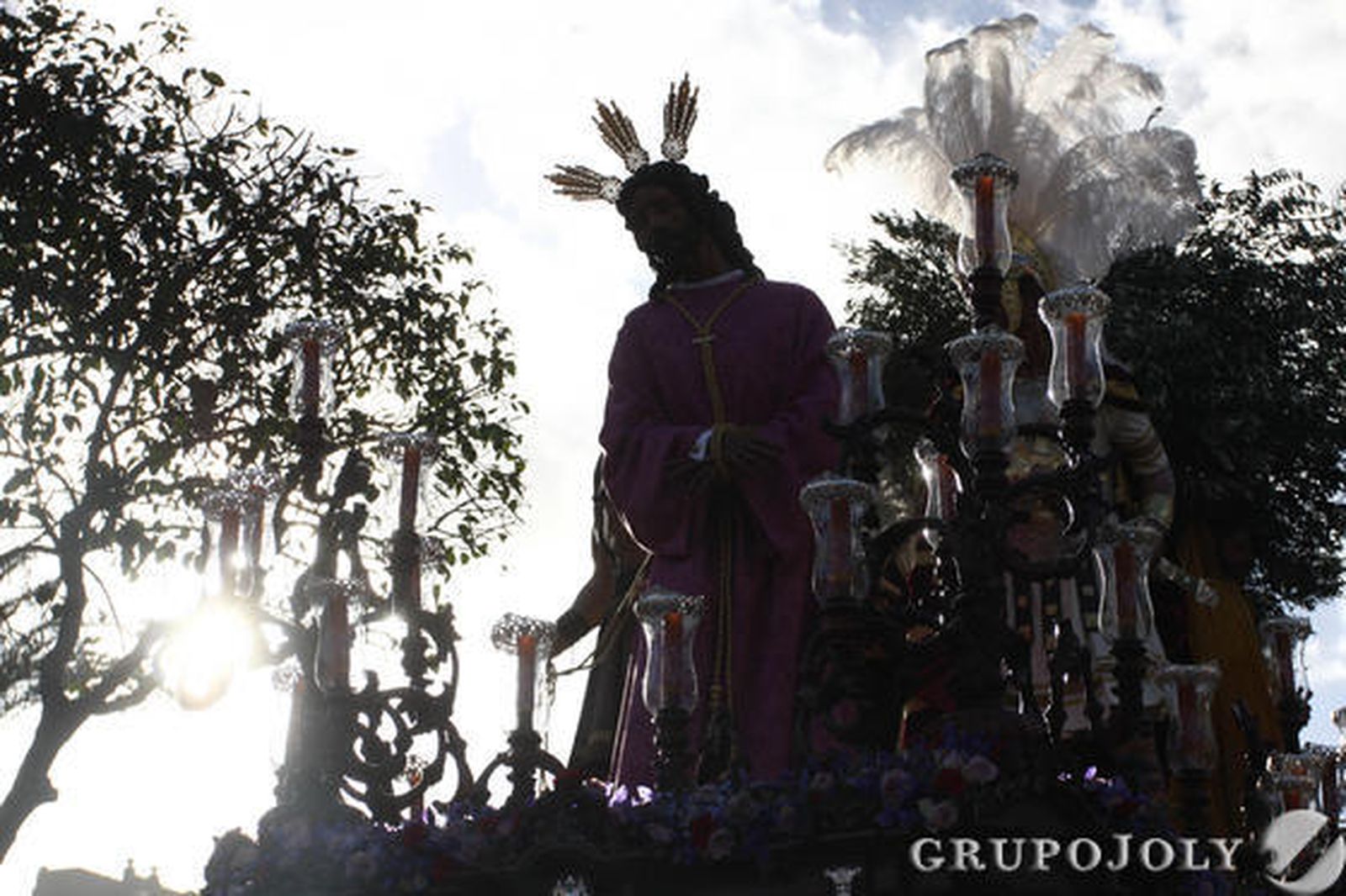 La Hermandad de Jesús de Nazaret, de Pino Montano. 

Foto: Belen Vargas