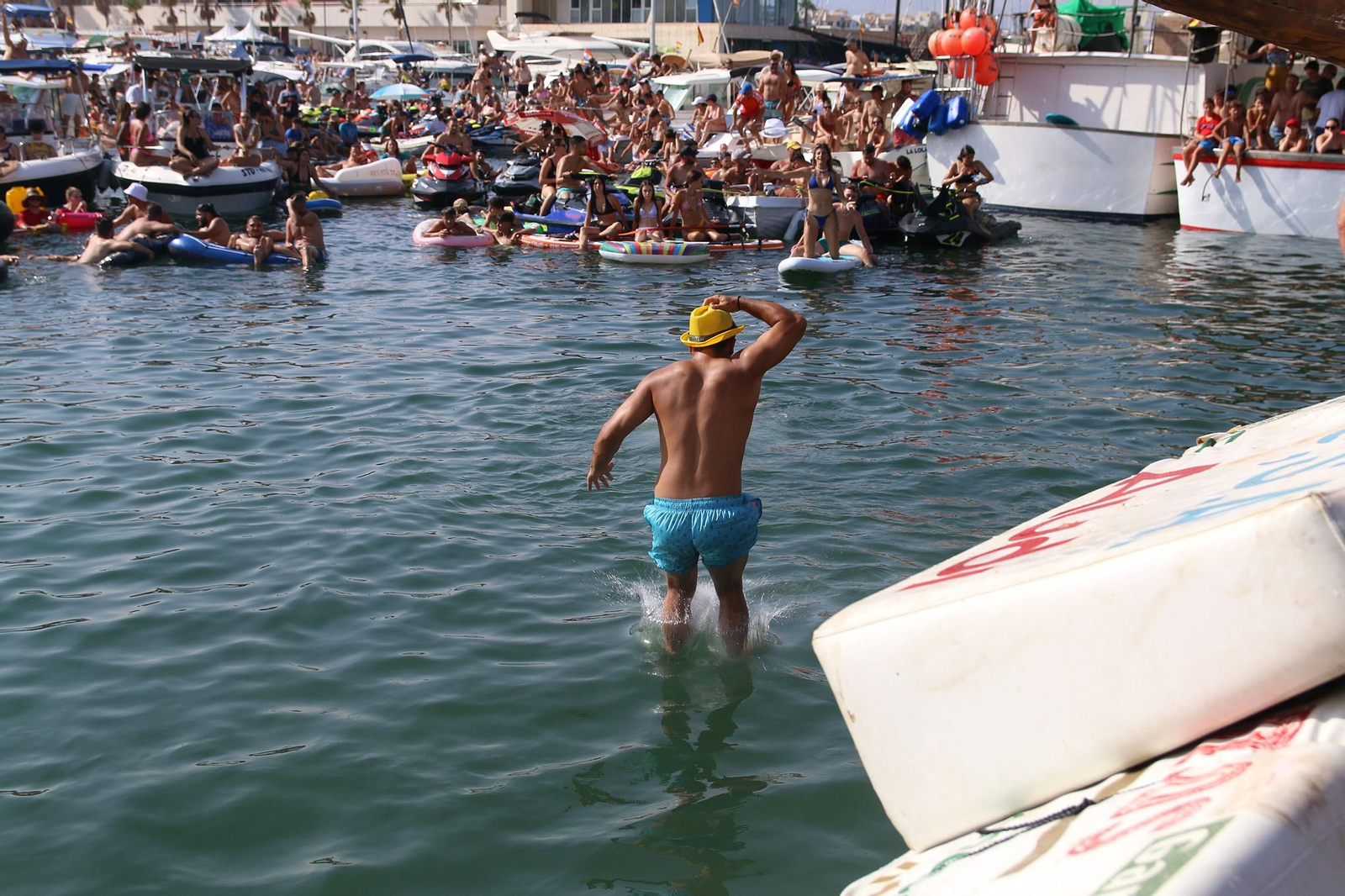 Fotogalería de la cucaña y la procesión de las Fiestas de Santa Ana en Roquetas